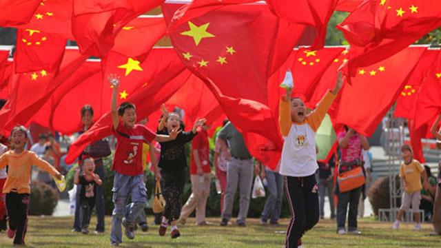 江苏湿地现冰封潮汐树 宛如冰雪森林